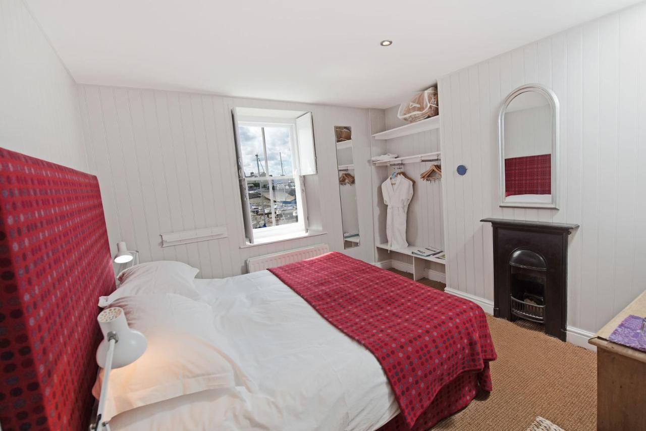 Harbourmaster Hotel Aberaeron Bagian luar foto