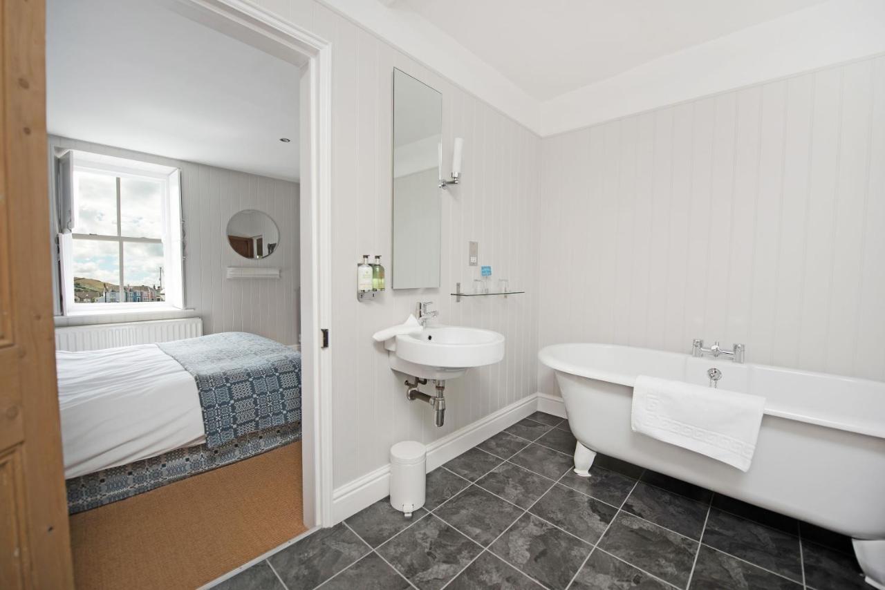 Harbourmaster Hotel Aberaeron Bagian luar foto